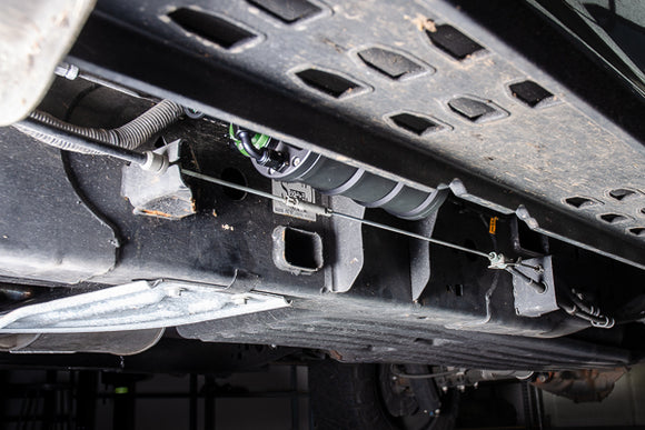 コレクタータンク取付キット 15-20 Ford F150 and Raptor用