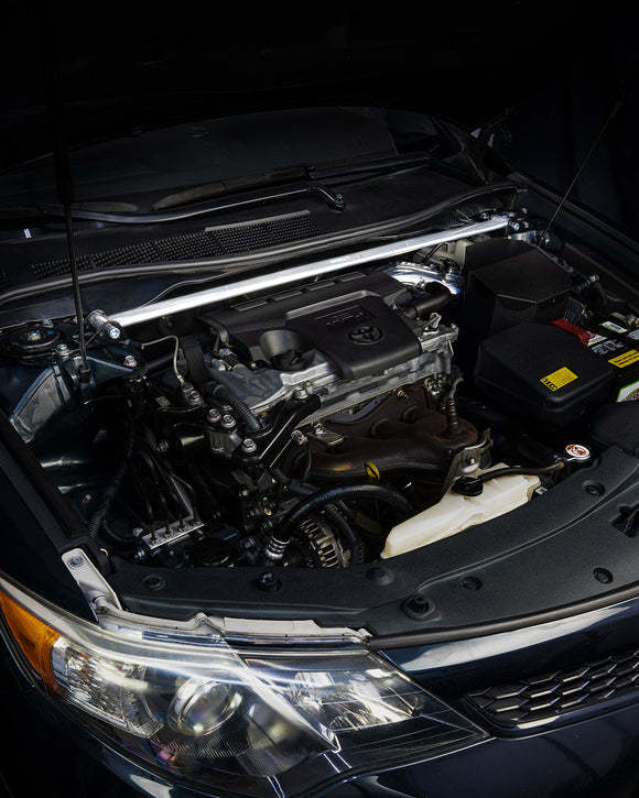 HPS フロントストラットタワーバー Toyota Camry 2.5L 2012-2014用