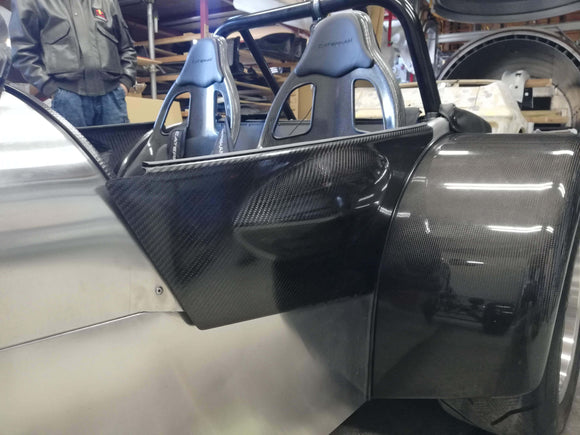 KEPLA dry carbon door panels for Super Seven Series 3 – photo 2