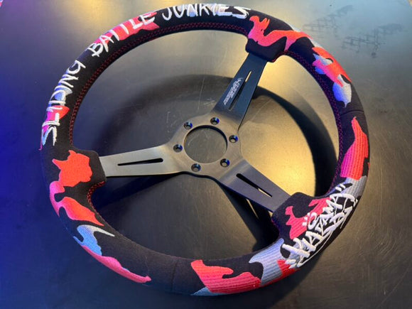 KAZAMA 34Φ Semi-Deep Steering Wheel D70 (Camo Red) – image 1